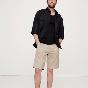 Banana Republic Men's Tan Shorts 11" CORE TEMP SHORT